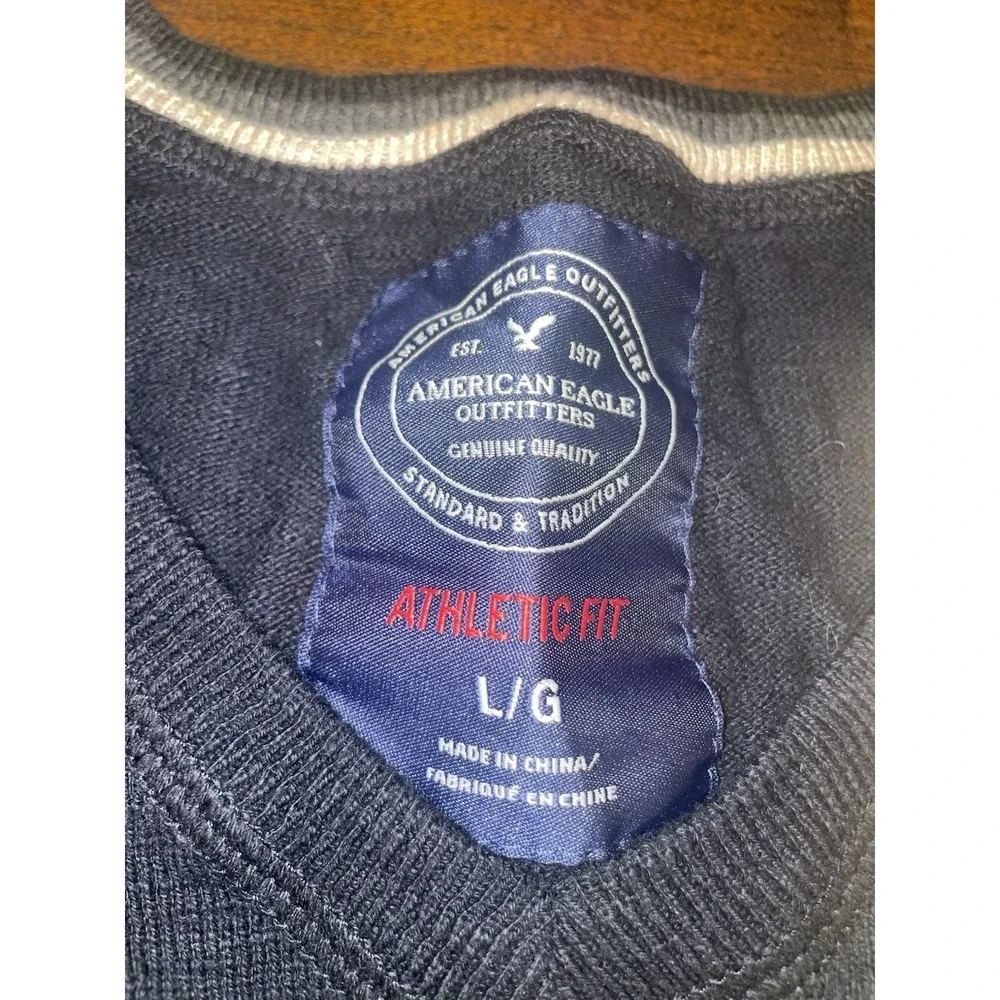 American Eagle Black V Neck Sweater Athletic Fit NWT - Size Large - Picture 3 of 6
